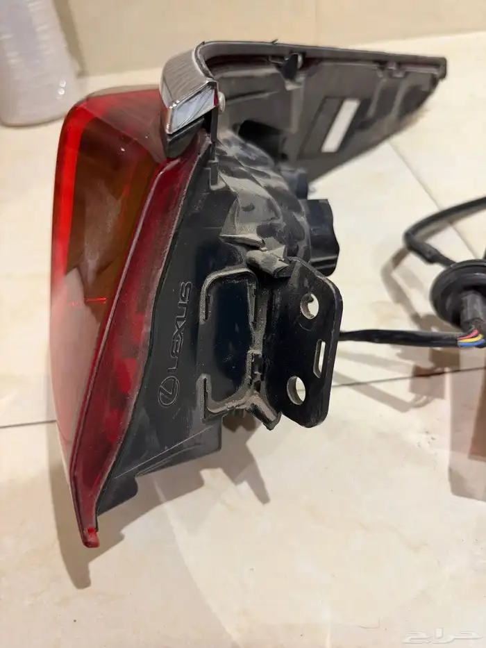 اصطبات لكزس ES اصلية 3