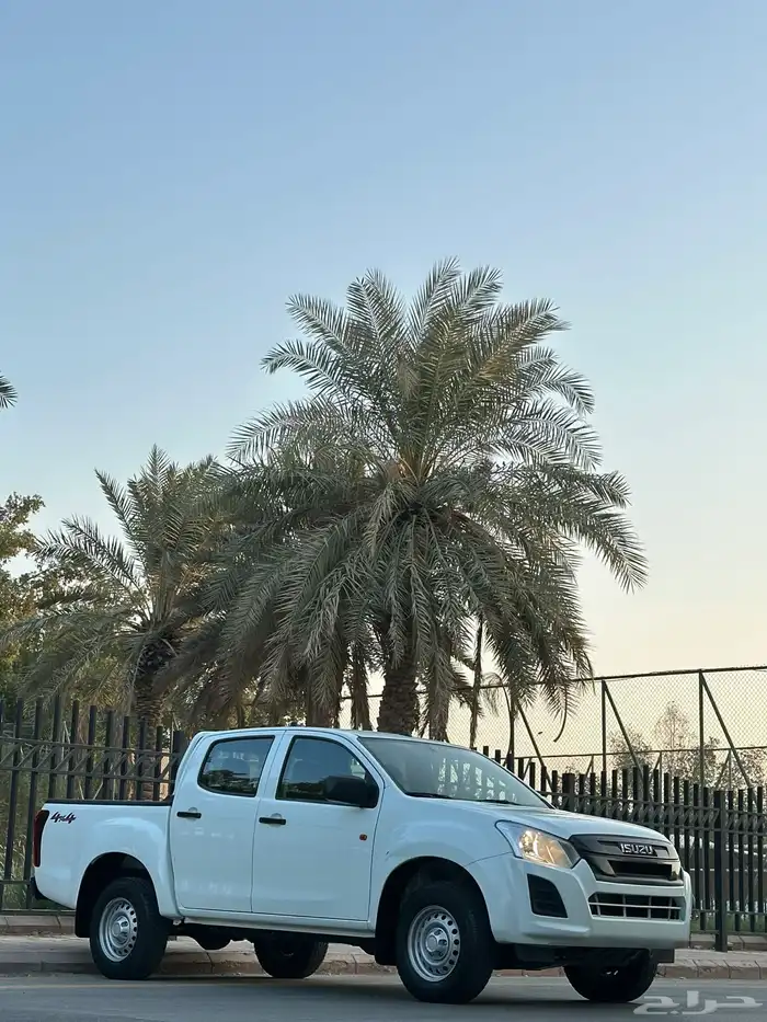 ايسوزو بكب غمارتين موديل 2024 سعودي قير عادي شامل الضريبة 12