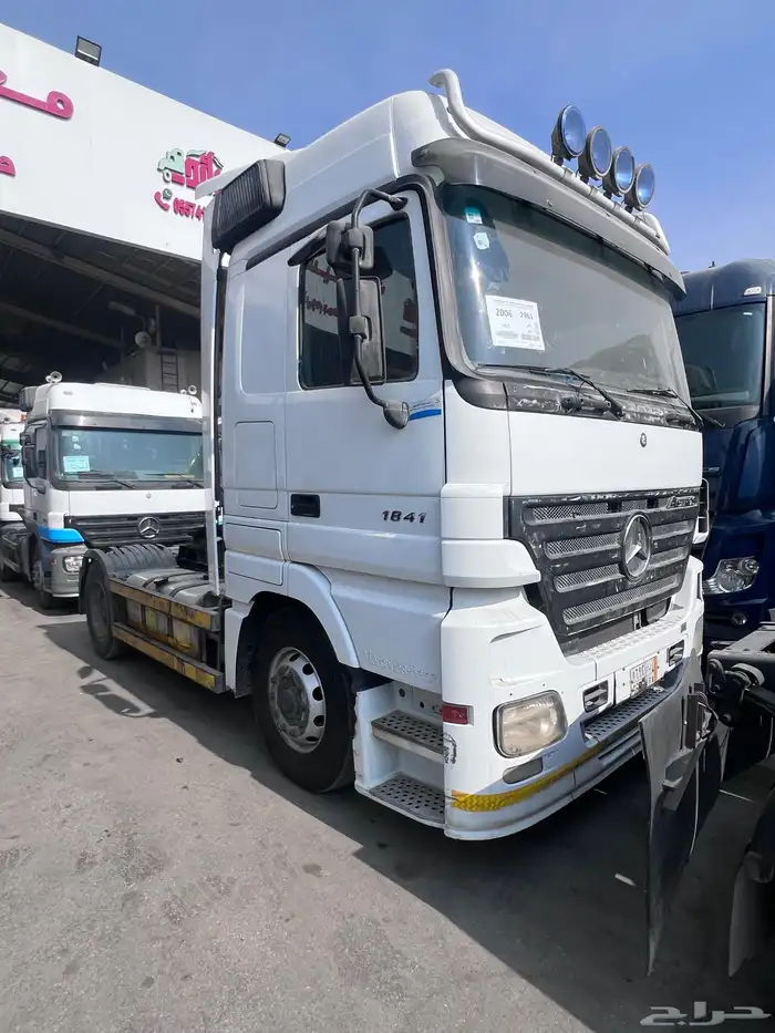 حراج معرض رائد للسيارات كل يوم جمعة بعد صلاة العصر 12