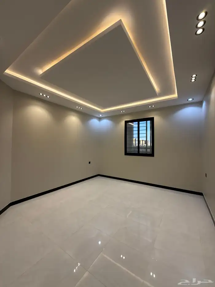 للبيع شقه أرضيه وروف علوي بموقع مميز بدرة الموسي اسعار صيدة 30