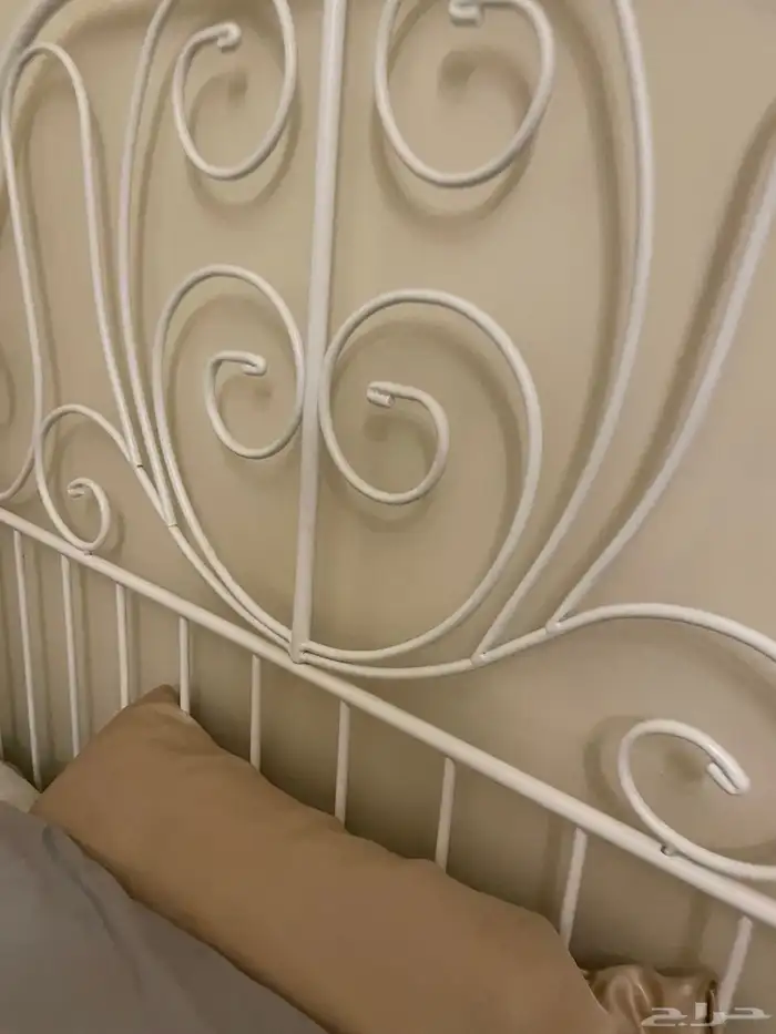 سرير ابيض 8