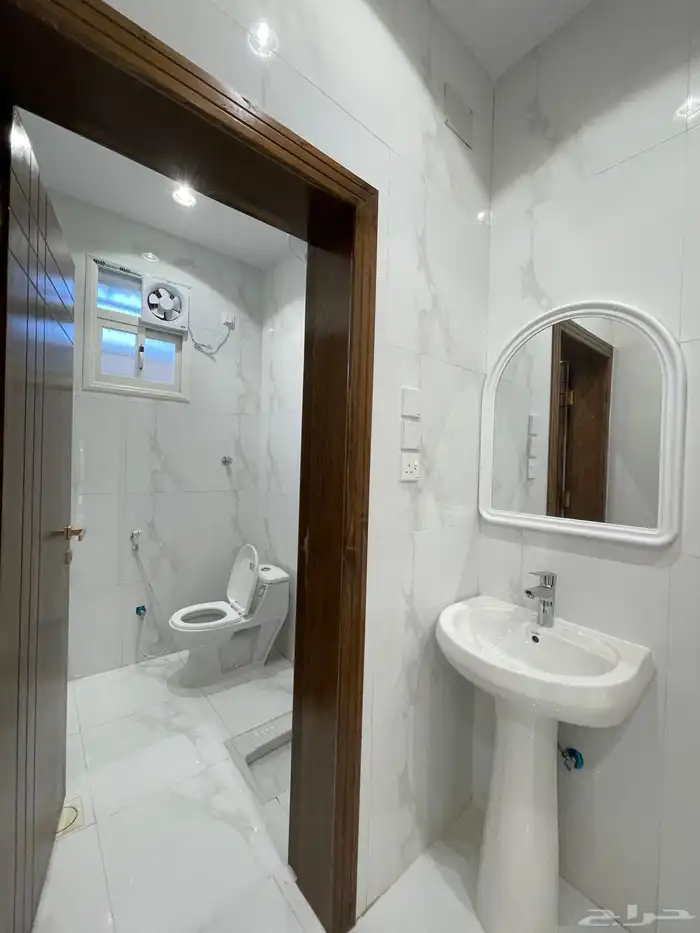 للبيع شقه دور ارضى بحوش وبايكة سياره 590 الف ابها المحاله 19