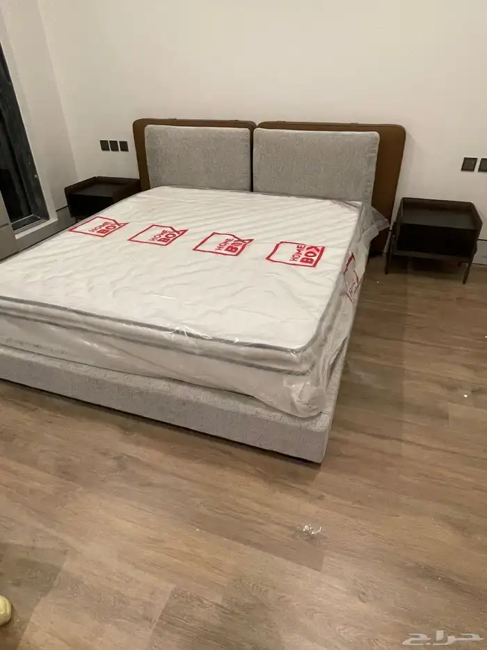 تفصيل غرف نوم وتركيب ديكورات خشبية والتنجيد ودهان الأبواب 7