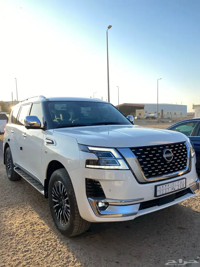 باترول بلاتينيوم 2023 V6 فل كامل مخزن 9