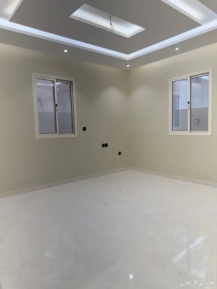 للبيع فلة دور وملحق على أرض كاملة حي الحمدانية 14