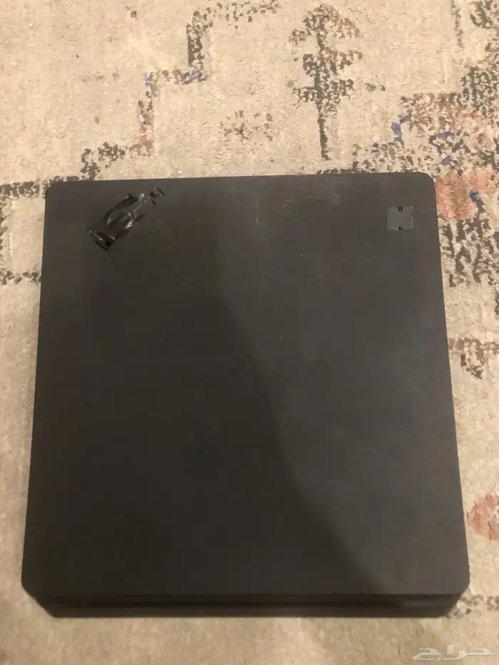 سوني 4 نظيف بس فيه خدشات بسيطه ما تضر سوني 0