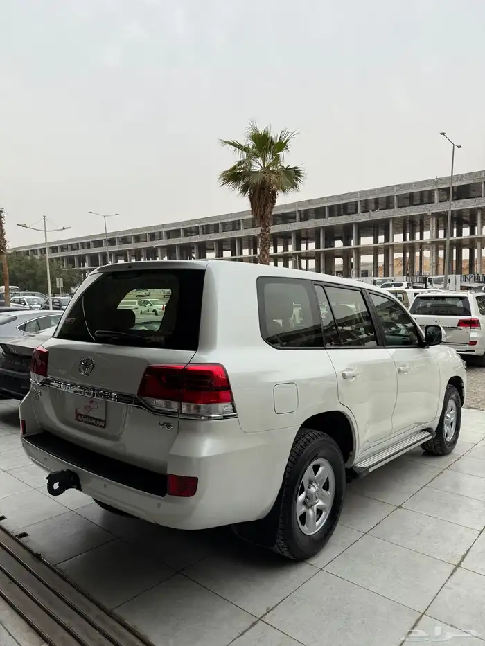لاندكروزر GX.سعودي 6 سلندر 2021 عداد قليل مالك اول 4