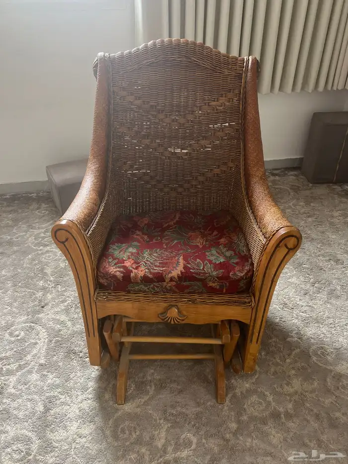 كرسي هزاز خشبي 0