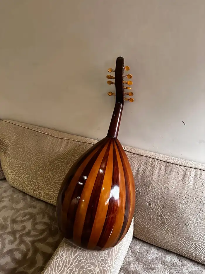 عود مصري نص لوكس صناعة خالد عزوز ممتاز للمبتدئين 1