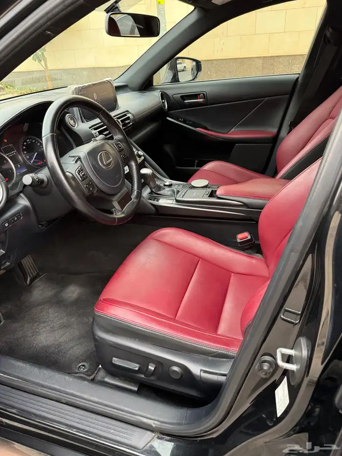 لكزس is300 للبيع مديل 2022 7