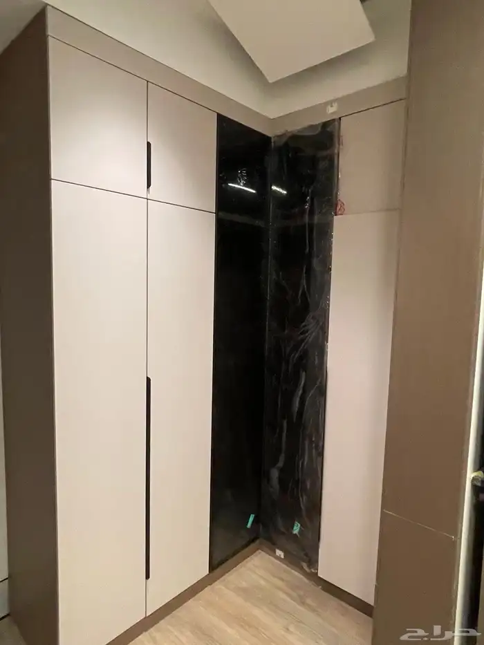 تفصيل غرف نوم وتركيب ديكورات خشبية والتنجيد ودهان الأبواب 6