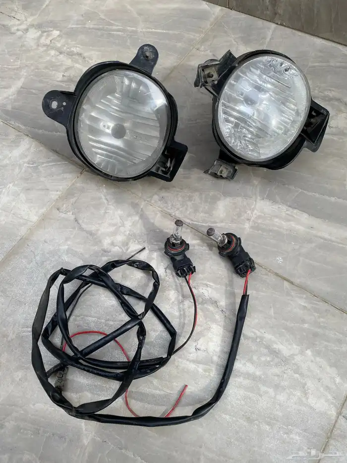 للبيع طقم كشافات ضباب هايلوكس 0