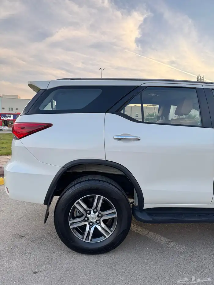 فورشنر 2022 6 سلندر VX 40