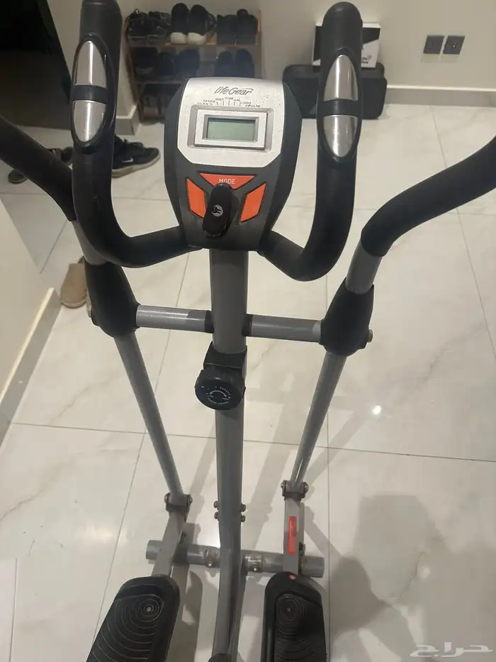 دراجة تمارين نظيفة شبه جديدة 0