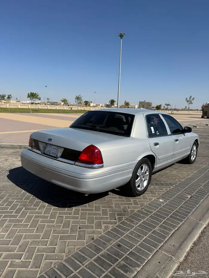 فورد فكتوريا 2012 فل كامل سعودي وارد توكيلات الجزيره 7