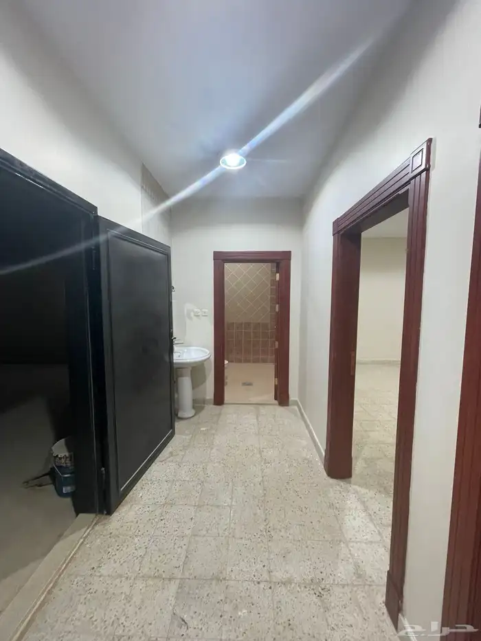 فيلا للإيجار حي الشهداء 34