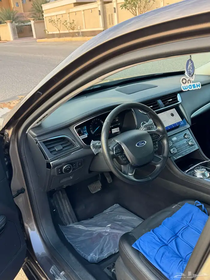 فور تورس اعلاني السابق 11