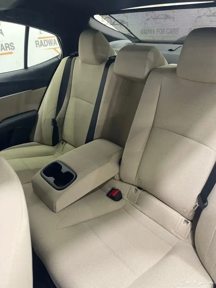 تويوتا كامري ال اي بنزين 2025 9