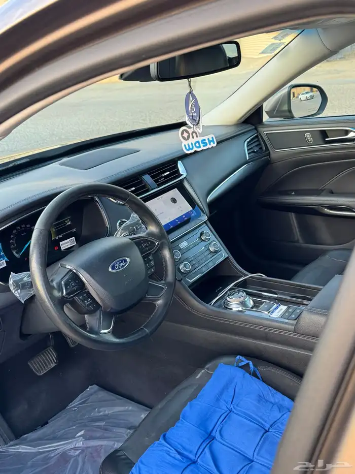 فور تورس اعلاني السابق 9