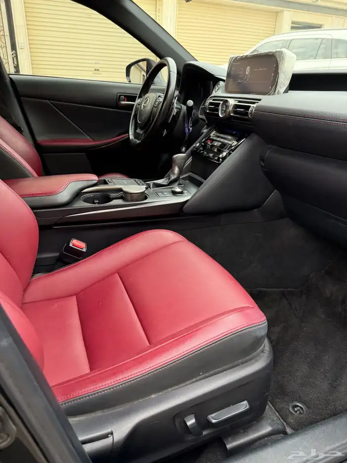 لكزس is300 للبيع مديل 2022 19