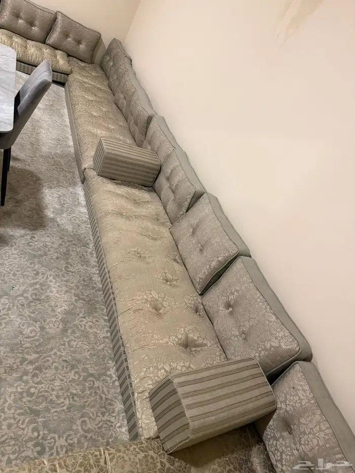 جلسة ارضية 0