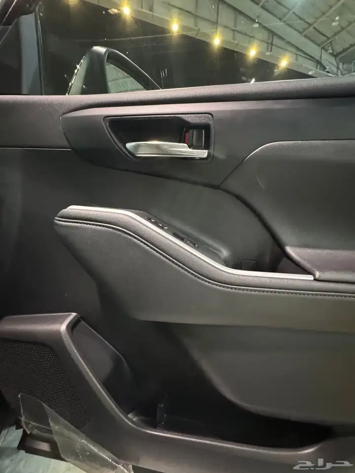 تويوتا هايلاندر GLE نص فل 14