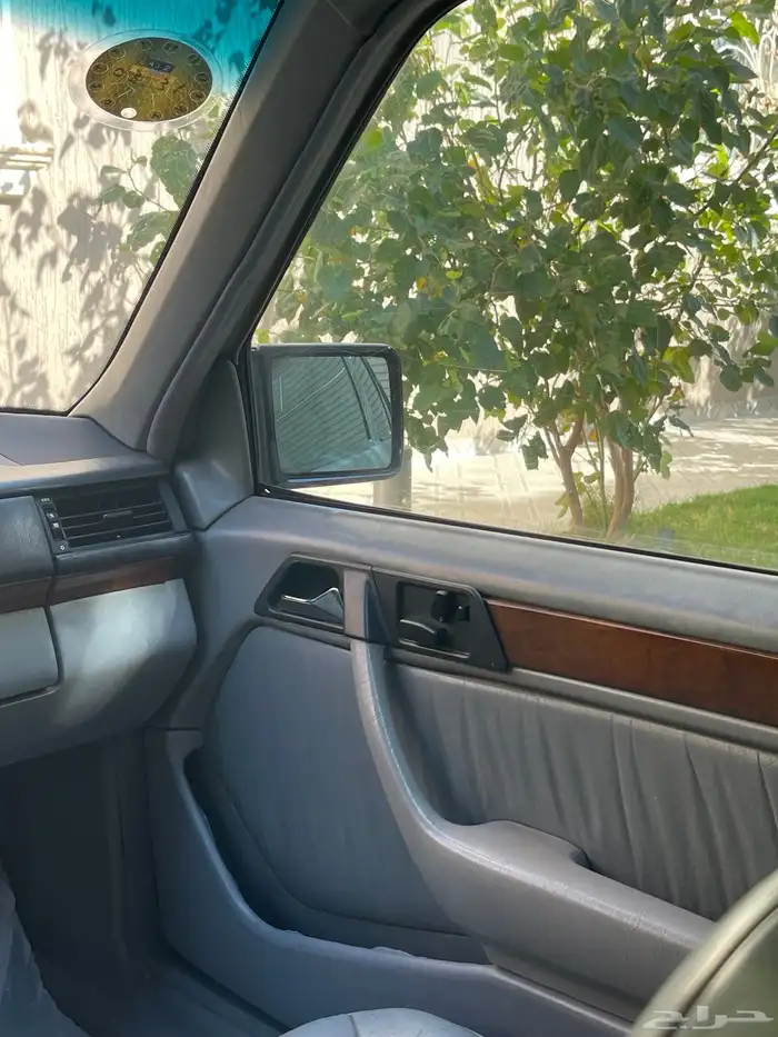 مرسيدس 300E 1991 14