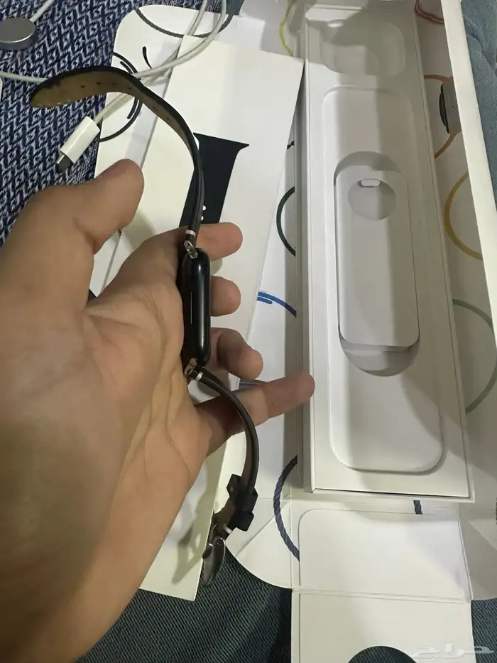 ساعه ابل اصدار 7 الساعه ما فيها ولا شي نضييفه 4