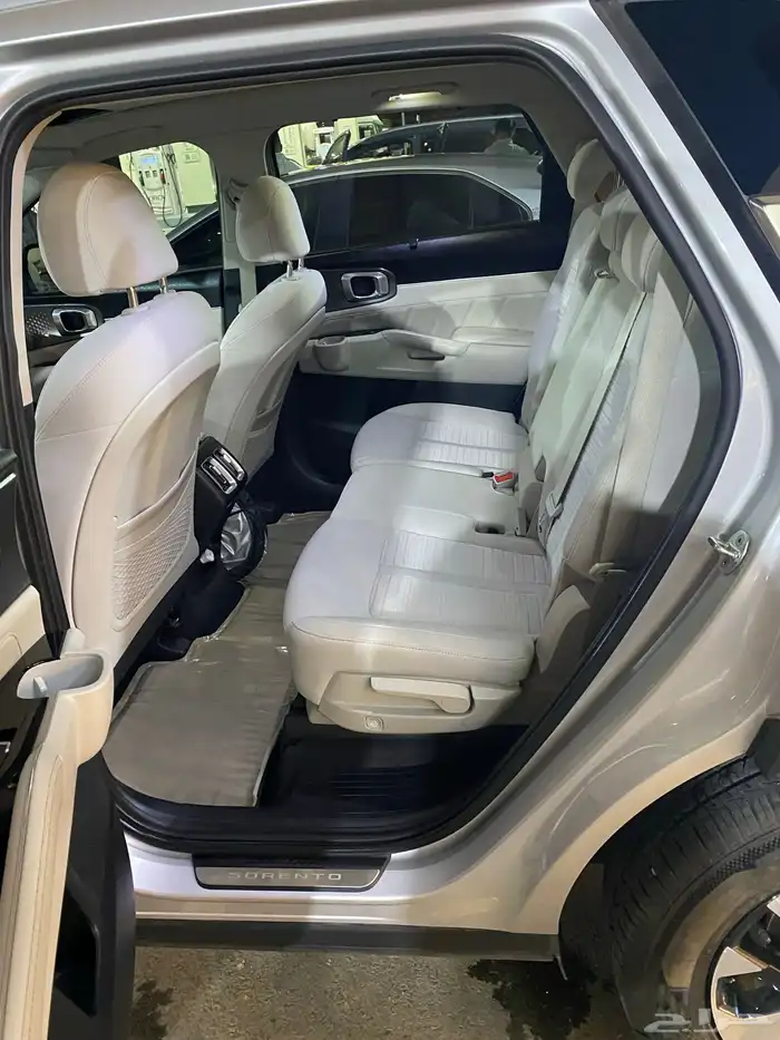 كيا سورينتو نص فل 2021 بحالة جيدة جدا 1