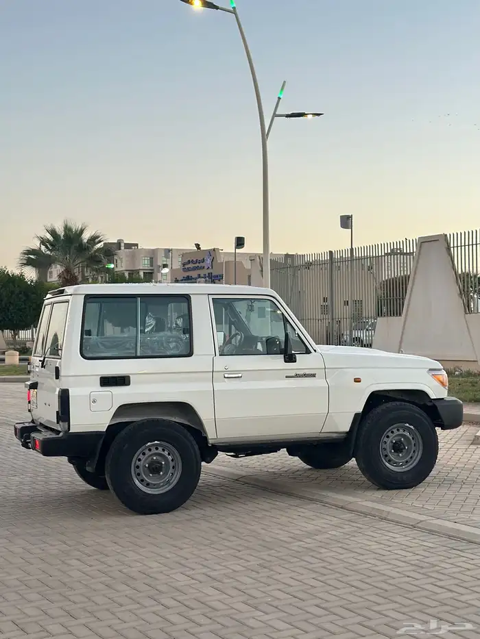 جيب ربع 2023 بوليسي 5