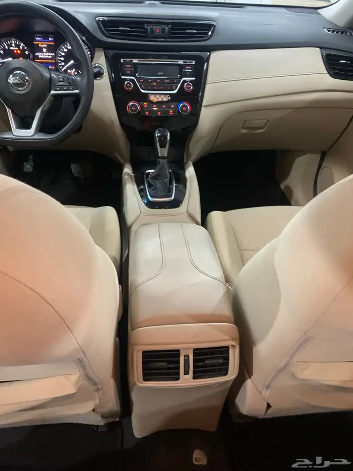 للبيع نيسان اكس تريل وارد الوكيل منوة المستخدم 9