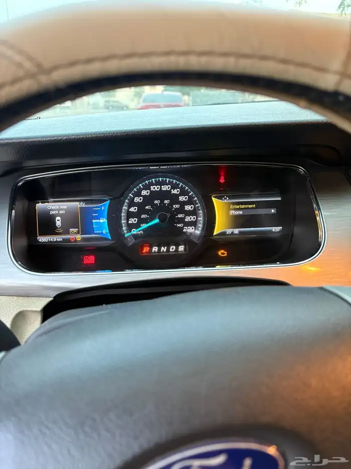 للبيع فورد تورس موديل 2015 7