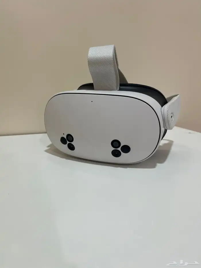 نظاره VR Meta Quest 3S 0