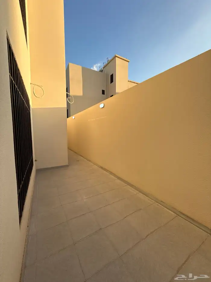 شقه ارضيه 6 غرف بمداخل مستقله طريق المدينه العسكريه -550الف 11