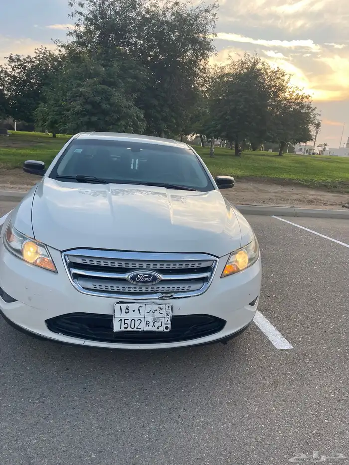 فورد تورس سيدان 2011 11