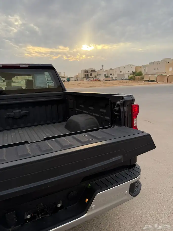 شفرولية سلفرادو موديل 2024عداداصفار صادر لة لوحات 21