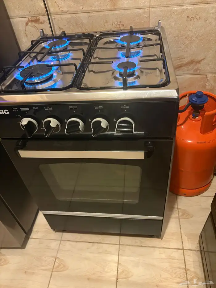 غاز اربع عيون شغال ونضيف استعمال خفيف وجره غاز نصها 0