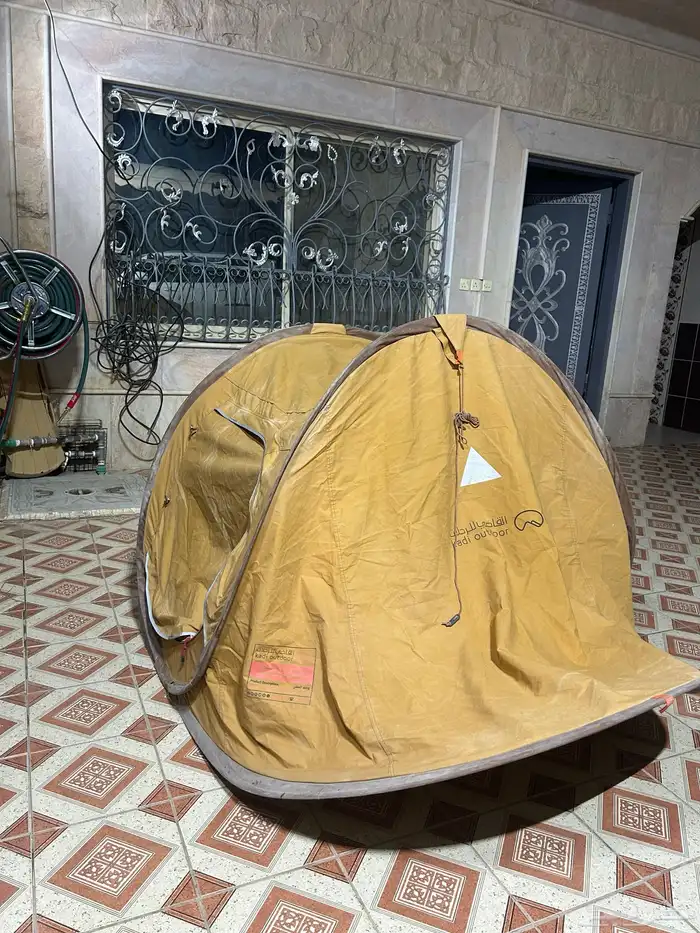 خيمه جديده كبيره تكفي 7 اشخاص السوم من 500 ريال والحد قريب 12