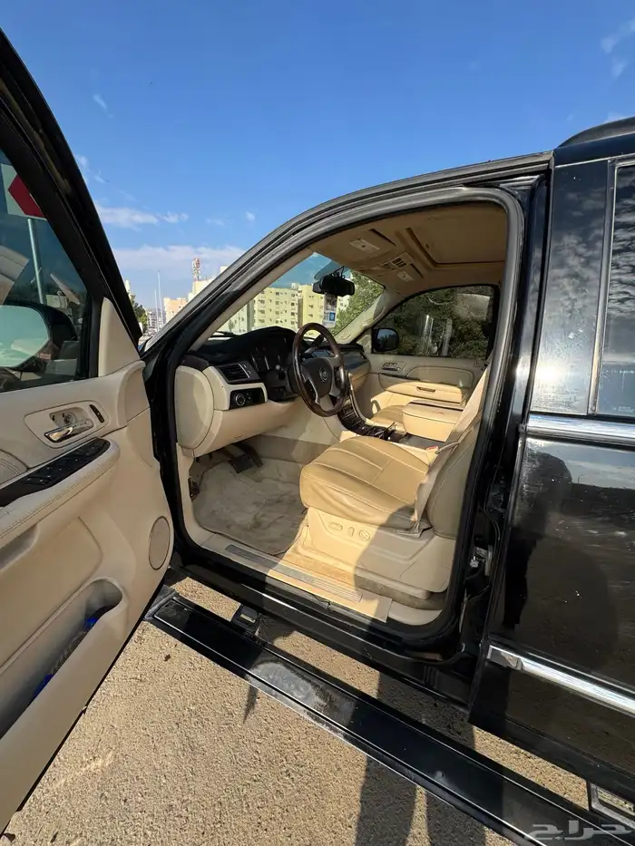 كاديلاك اسكاليد 8