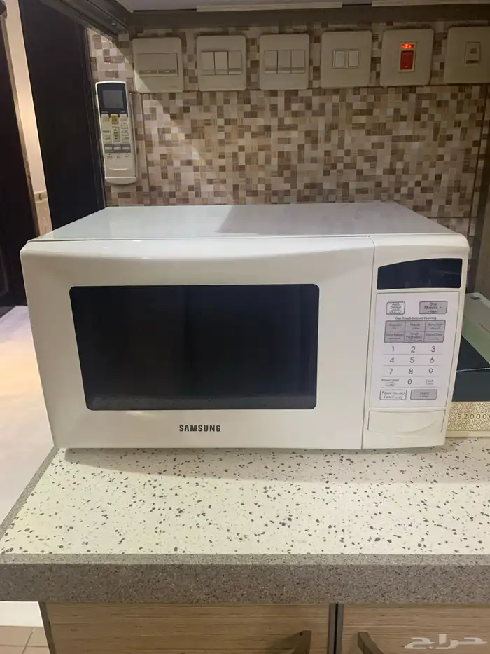 ماكيرويف للبيع نوع سامسونج بحاله جيده و يعمل 0