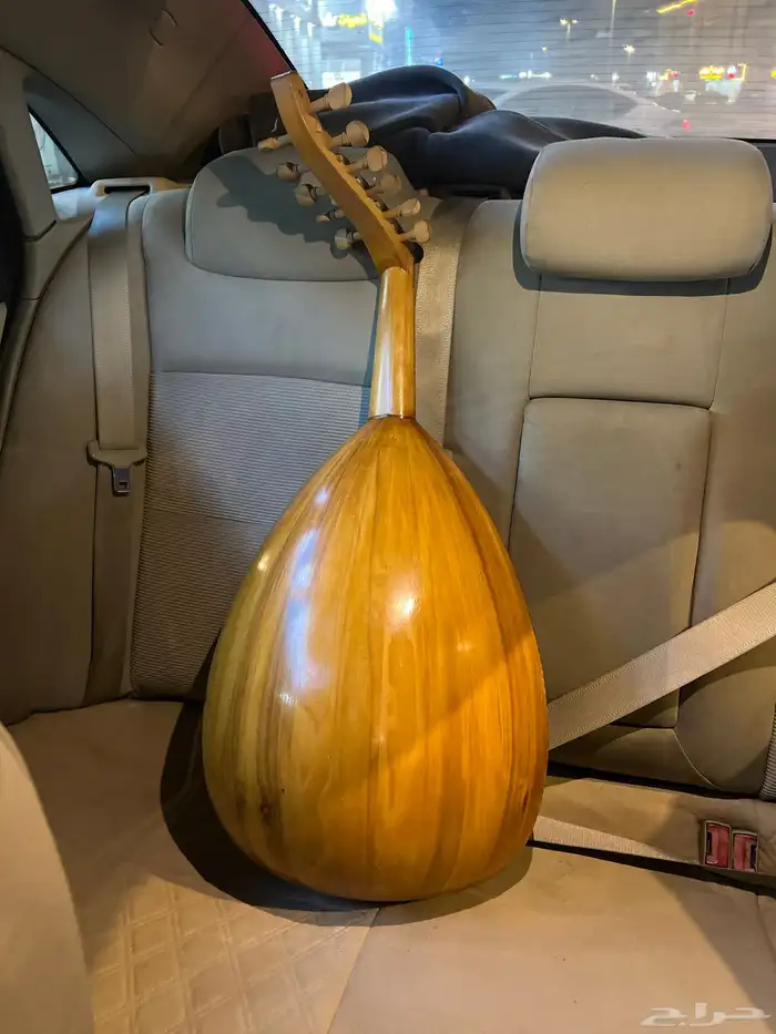 عود مصري للمبتدى يحتاج شد اوتار 1