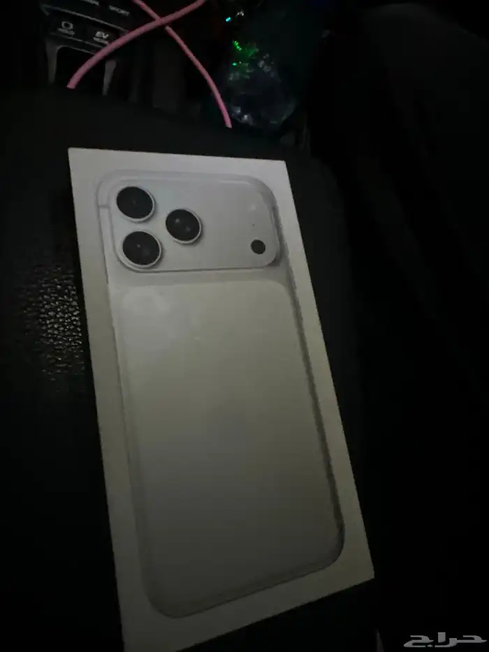 ايفون17 برو ماكس لون فضي 0