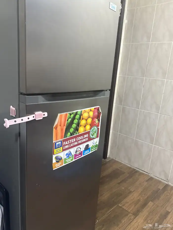 ثلاجه نظيفة واستخدام اقل من سنه 0