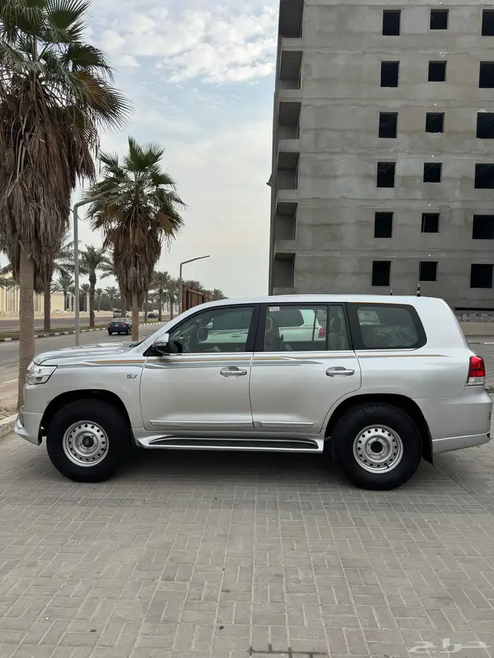 لاندكروزر 2009 محول 2021 13