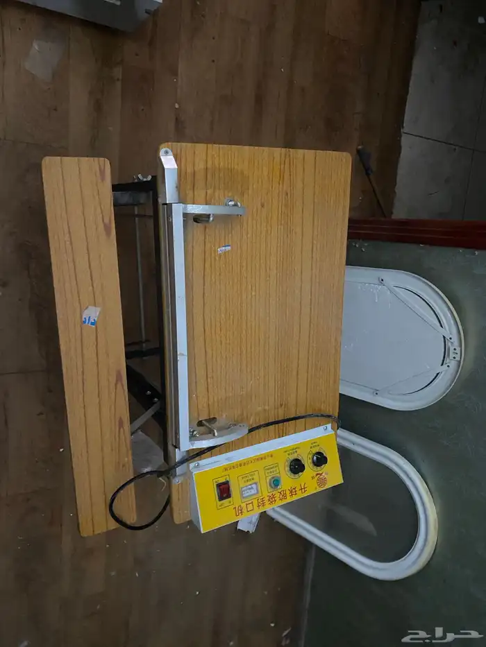 اثاث عماره عباره عن مكاتب و خزان ومكيفات وغيرها 14