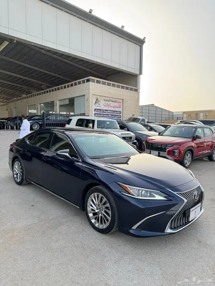 للبيع لكزس 2019 - ES350- سي سي بحالة الوكاله 1