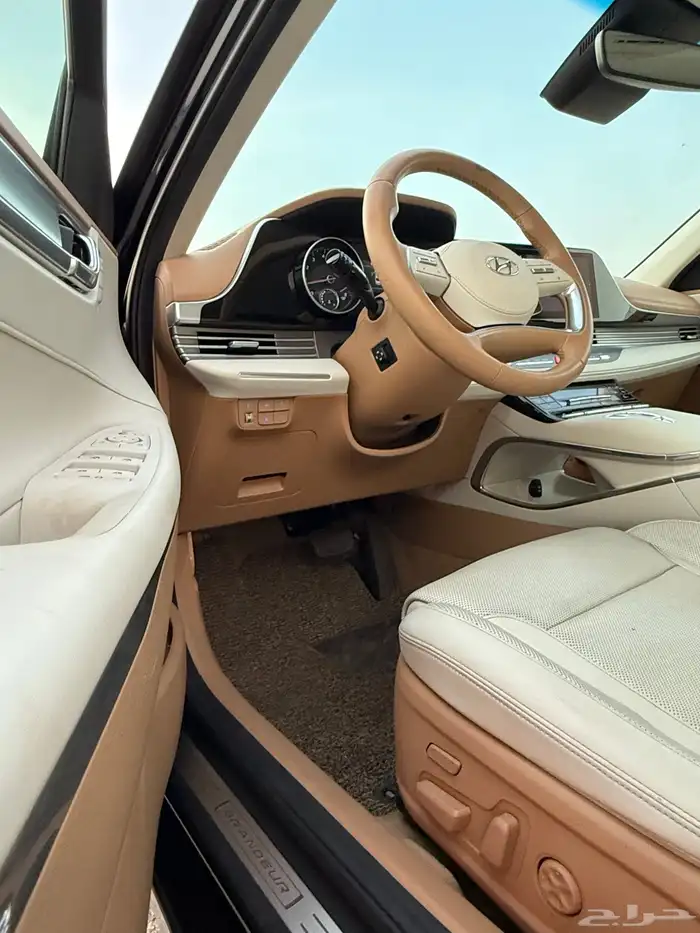 ازيرا 2021 فل كامل داخل ابيض فل بدون بنورما نضيفه للبيع 18