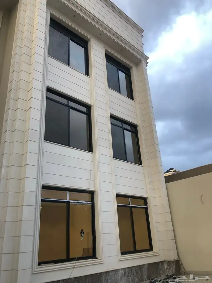 ورشة الاتقان المعدني لجميع أعمال الالمنيوم والحداده 2