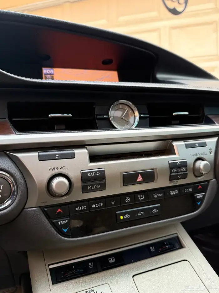 لكزس ES 2013 فل كامل DD للبيع 9