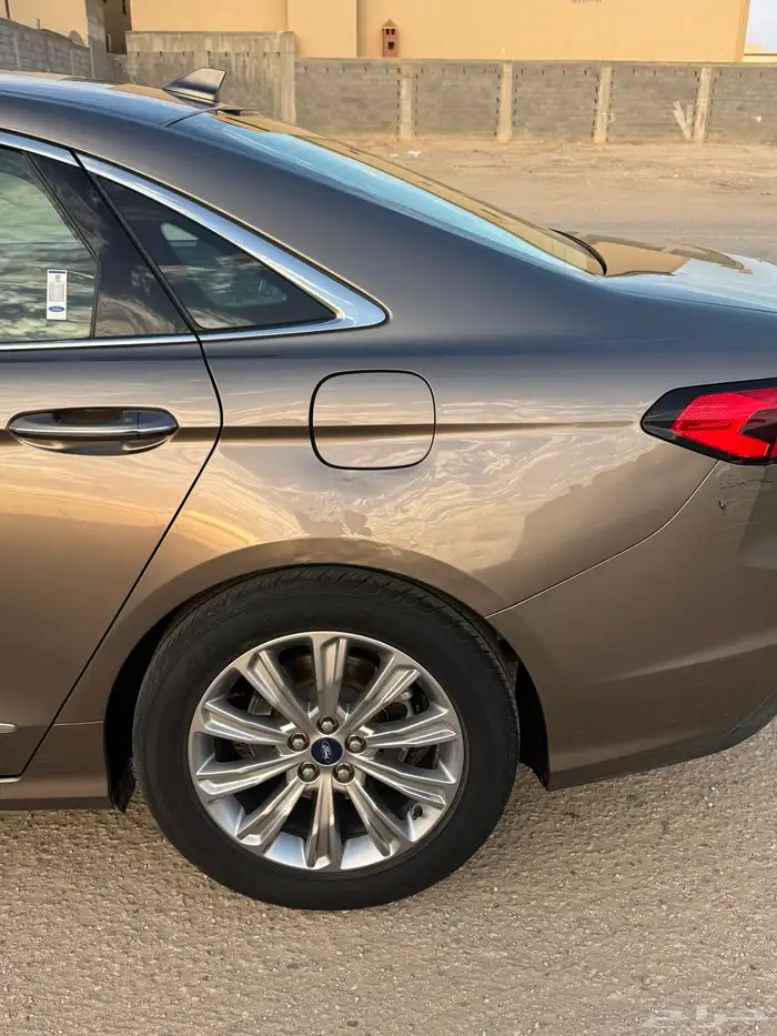 فور تورس اعلاني السابق 3